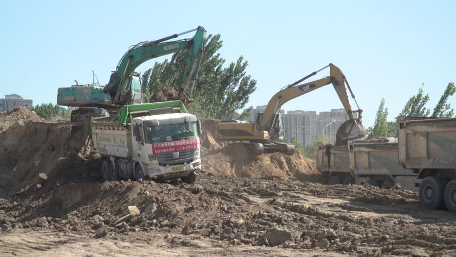 垂柳路施工工地:土石方作业,未采取湿法措施
