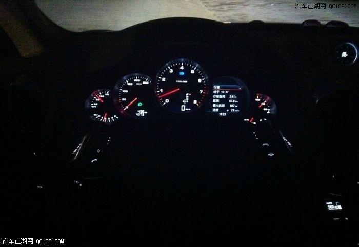 半年等待终成正果 紫色保时捷卡宴提车