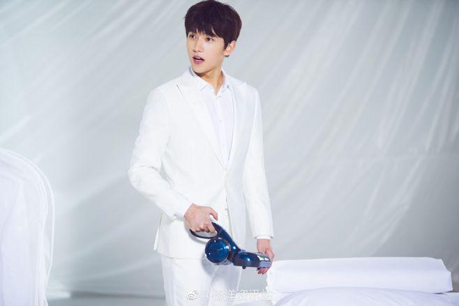 [杨洋][新闻]170408 周末舔屏时间到:杨洋代言宣传大片公开!