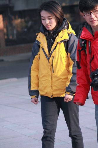 央视外景主持王瑶洁