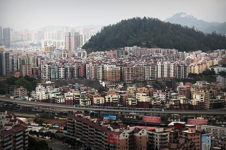 深圳地铁龙岗线,布吉一带. br />