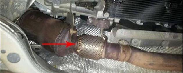 三元催化器故障表现,三元催化器故障灯图片