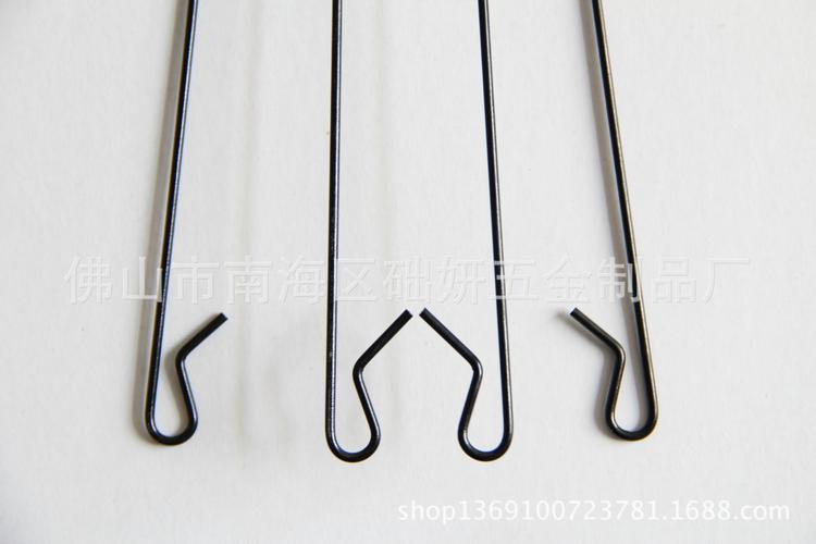 种类:花篮挂钩  品名:四爪直线挂钩 规格:1.9mm线径(可订做1.3-2.