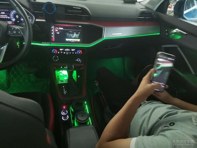 奥迪q3升级氛围灯内饰灯