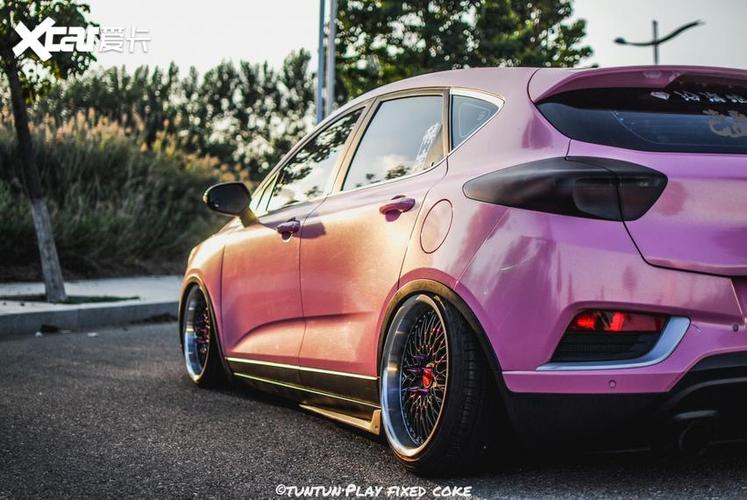 黄金周特别企划吉利帝豪gs改装之后粉嫩又可爱