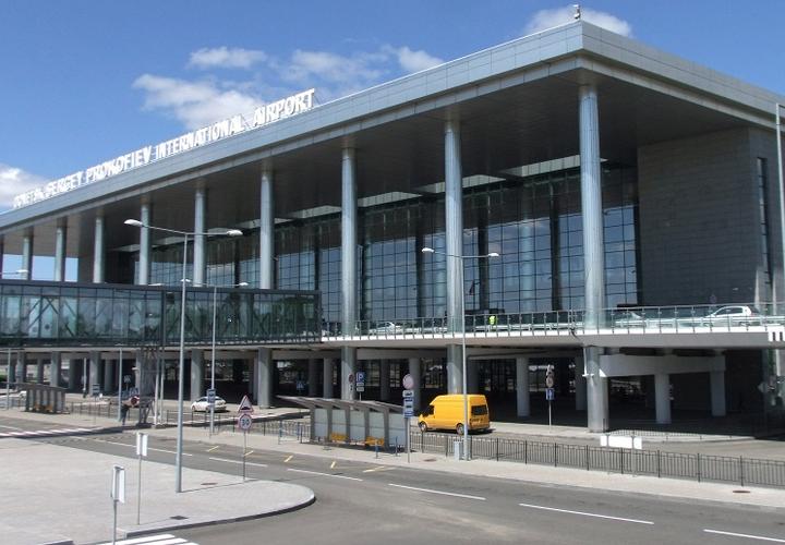 顿涅茨克机场战前战后对比图