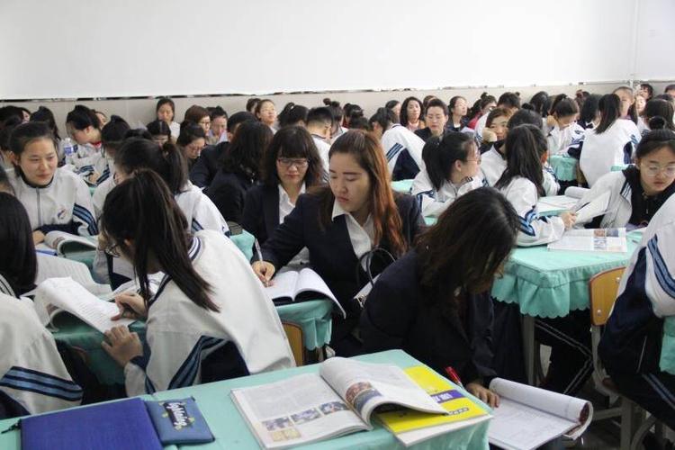 鸡西市高中教师学科素养与课堂教学展示活动