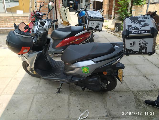 铝合金摩托车尾箱小牛尾箱裂行uu福喜usr巧格uy踏板摩托车姜戈sf4