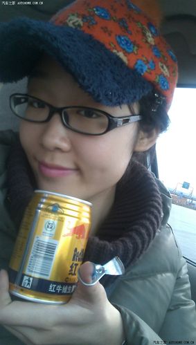 跑长途开车,累了困了喝红牛,来个广告.