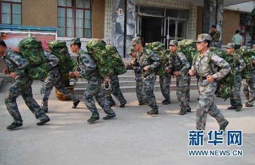 正文   由于舟曲县地理位置偏僻,交通不便,空军天水场站成为舟曲救灾