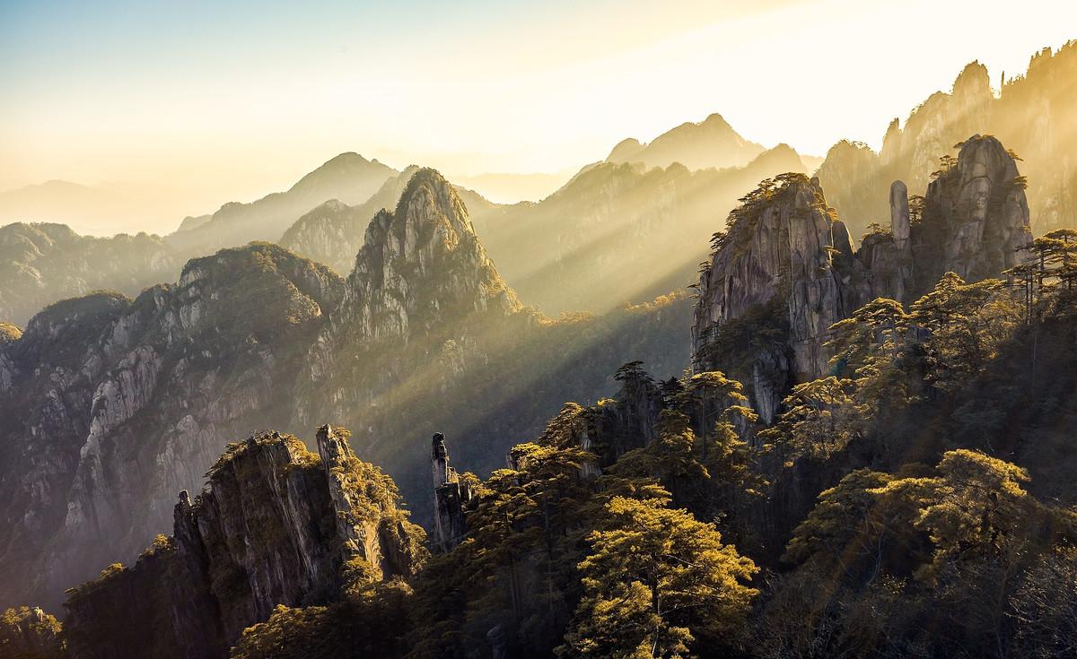 黄山北海的清晨,霞光万道