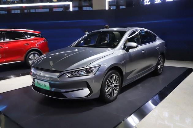 15万级续航600km的纯电动车 比亚迪秦plus ev对比r汽车 er6