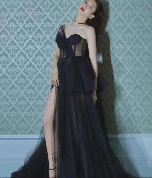 34岁江疏影一改往日御姐轻熟首次大胆尝试性感魅惑风