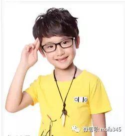 今年最流行的小男孩发型可爱帅气潮童来咯