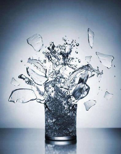 一个善良的故事 | 摔碎的玻璃杯_手机搜狐网