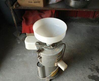 河北铁狮豆浆机 - 260元