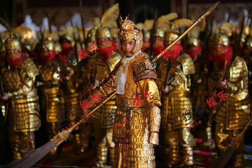 《黄金甲》剧照曝光 周杰伦黄金盔甲统率千军