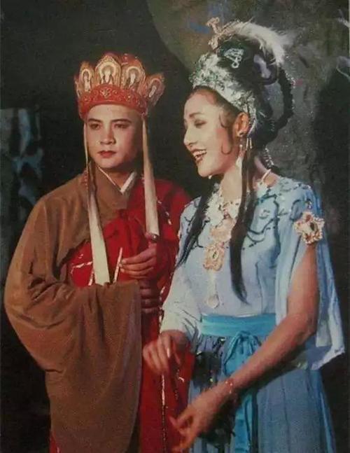 热吻孙悟空 强娶唐三藏的老鼠精 竟是如来佛的地下情人