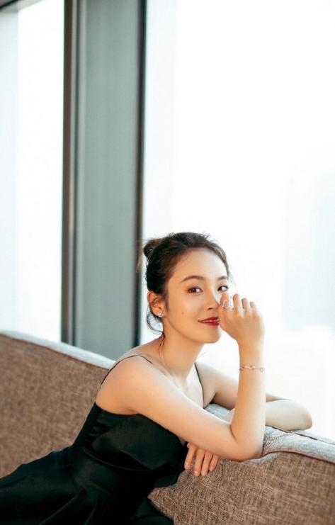清新气质,安静又美好——张佳宁