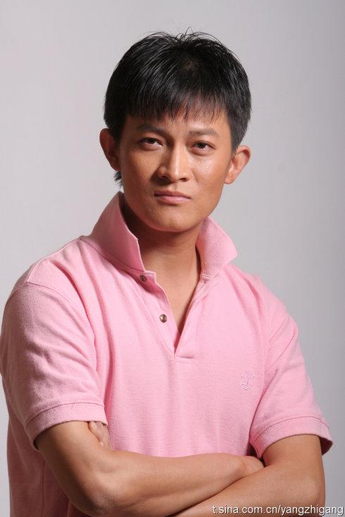  p>杨志刚,1977年11月14日出生于河北省承德市,中国内地男演员,毕业于