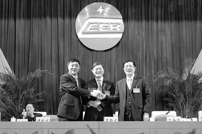 [转载] 中铁电气化局老总刘志远落马 与刘志军私交甚厚