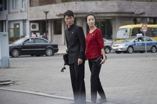 摄影师克里斯蒂安表示,除去这些在平壤生活的新兴阶层,更多的朝鲜人