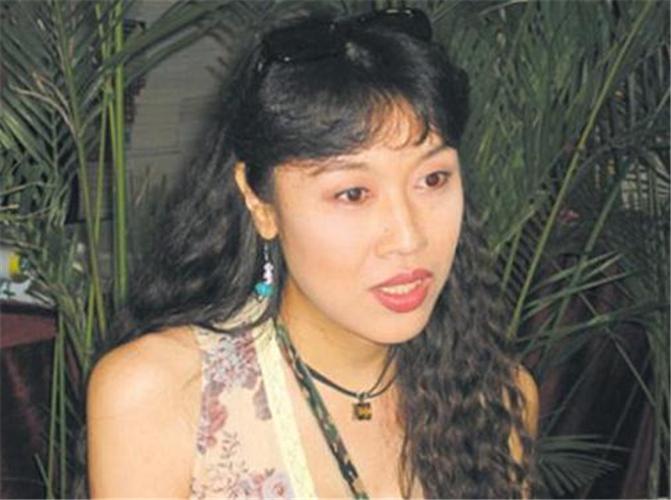 张克莎现在还活着吗 张克莎变性前男人照片
