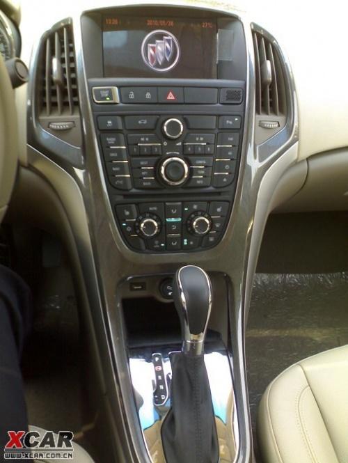 英朗gt中控与xt几乎完全相同
