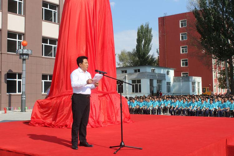 乌丹第六中学的美篇