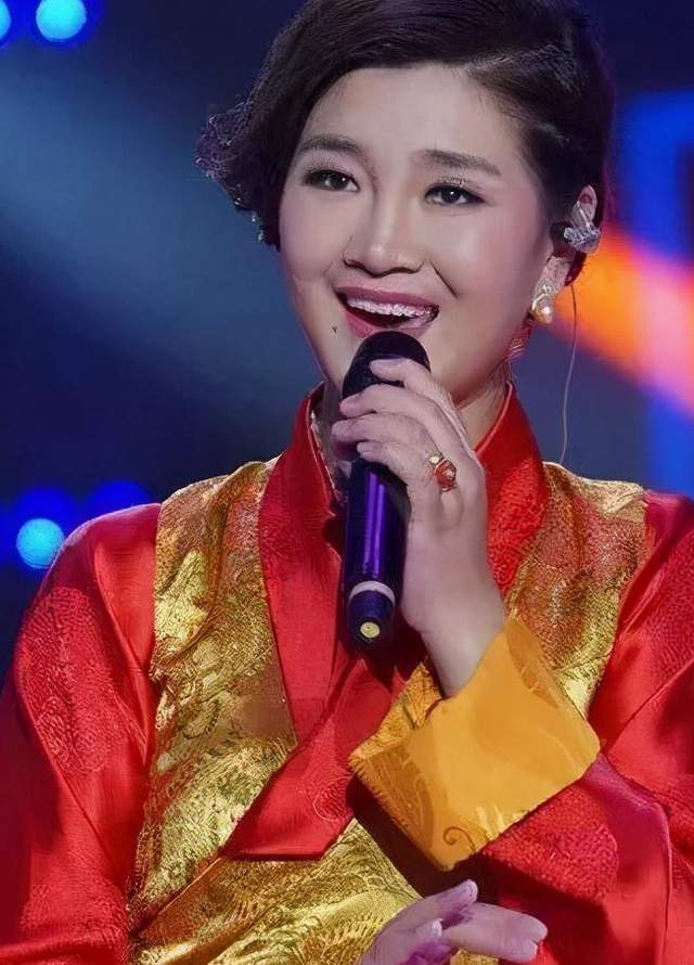 《走天涯》降央卓玛近况:曾是酒店服务员,嫁央视摄影师让人羡慕_生活