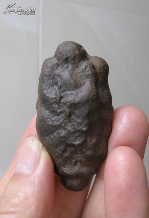 天然奇石观赏石造型石火山岩钢石挂件手把件小精品收藏品:双头王