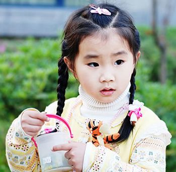 什么发型适合小学生瓜子脸 学生瓜子脸发型设计(2)