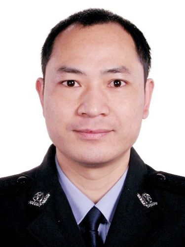 现任柳江区人民政府副区长,党组成员,柳州市公安局柳江分局局长.