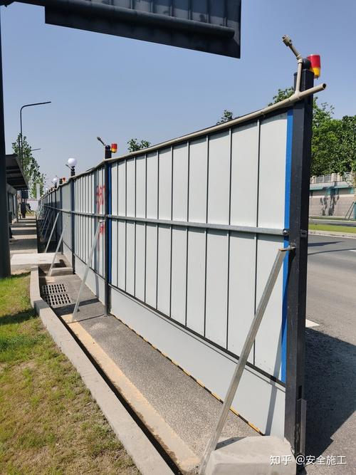 彩钢围挡施工效果图片 工地围挡图片欣赏