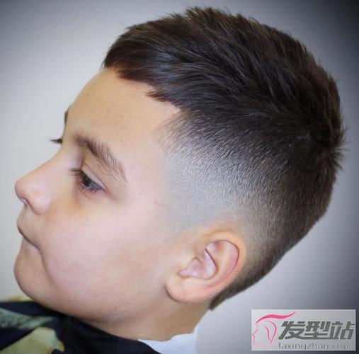 2021年男童新发型推荐 时尚帅气小小型男必备短发