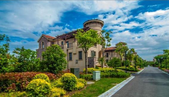 带你走进700平的独栋大别墅!