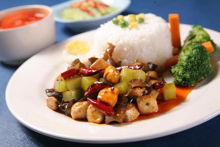 鲁二哥卤肉饭店地址在哪鲁二哥卤肉饭加盟连锁总店地址在哪