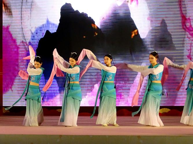 舞蹈《诗经-小雅-采薇》.