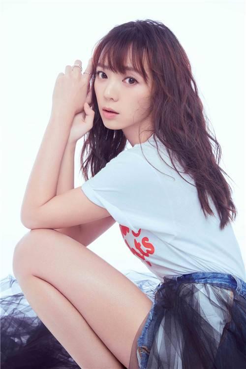 陶慧夏日写真曝光 知性优雅诠释别样时尚