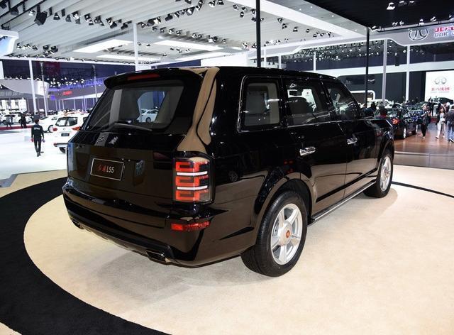 国产全尺寸suv,车头有9条龙,配4.0t全铝发动机,气场超