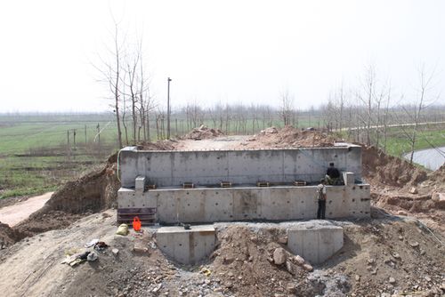  p> a>背墙 /a>,一般桥台承台以上(横桥向)的部位为背墙,在背墙两侧呈