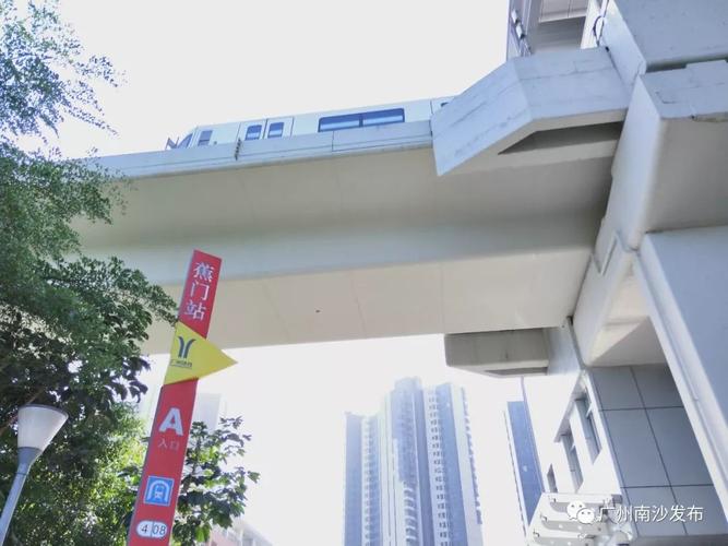 同样的三个站点对应起来   按曾用名的地铁线路图是:    "黄阁""金洲"