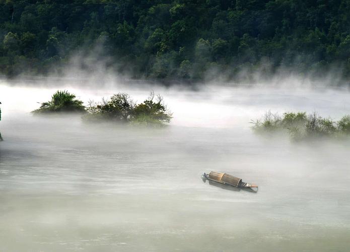 新安江奇雾