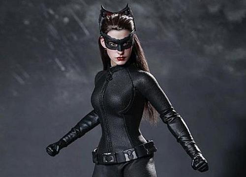 蝙蝠侠前传3 黑暗骑士崛起 猫女真名叫什么? 就是后面