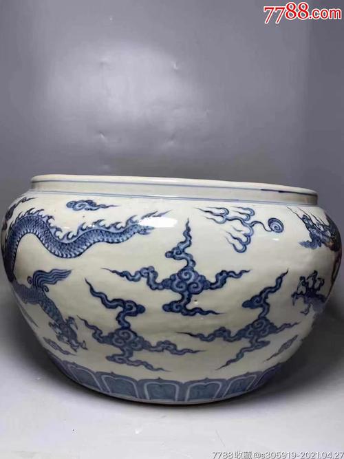 明早期龙纹青花卷缸