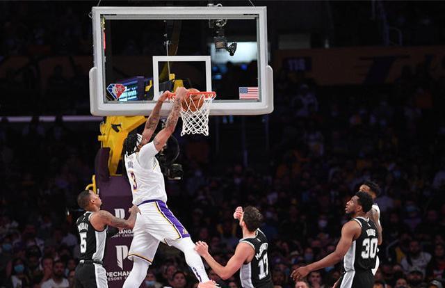 戴维斯3415湖人力克马刺避免连败