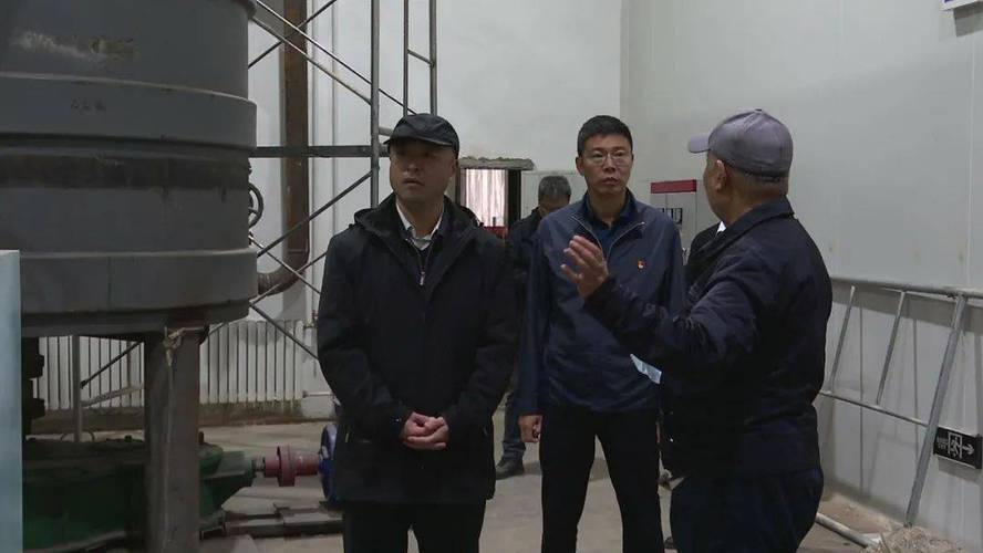 近日,旗委副书记,政法委书记张兴旺到大杨树镇京蒙帮扶项目大豆深加工