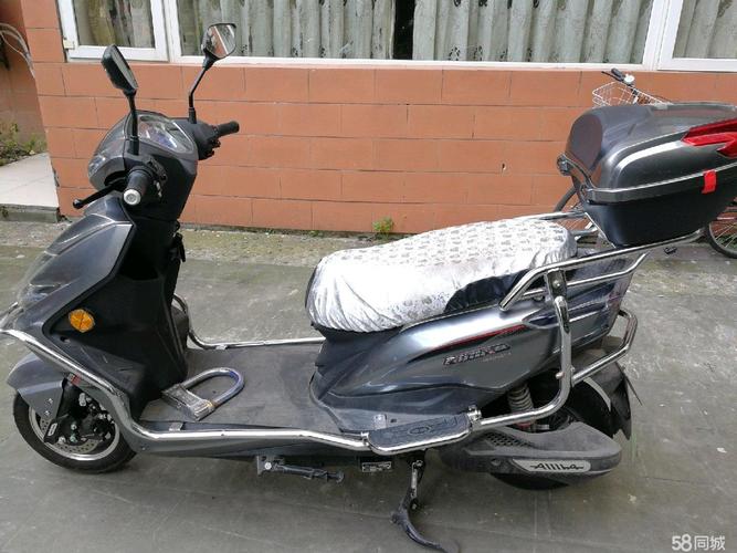 99新爱玛电动车,72v32a大电池