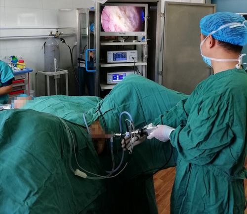 汉滨区第二医院"微创手术"显神效,首台膀胱癌等离子电