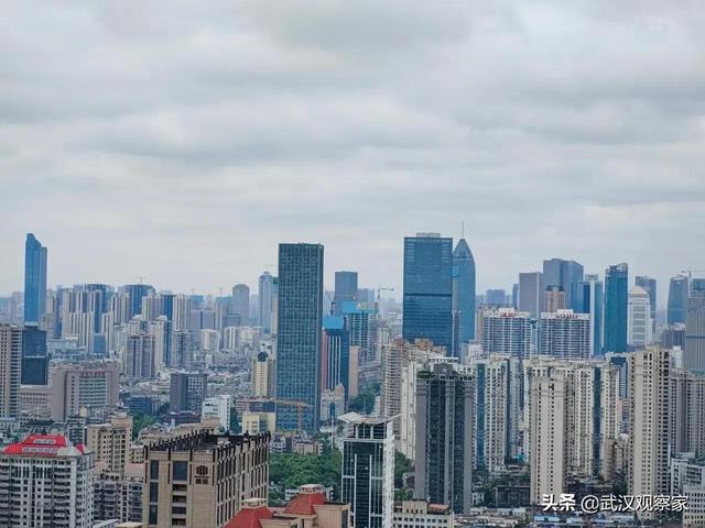 世界第一:武汉200米以上已建成高楼60栋,70栋正在建设